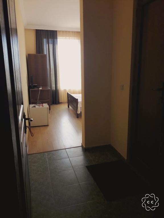 Green Hotel Квариати Екстериор снимка