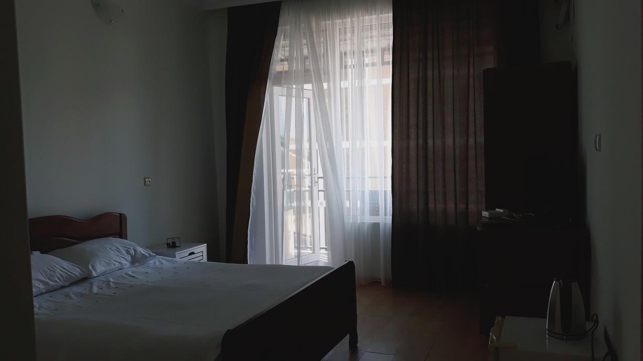 Green Hotel Квариати Екстериор снимка