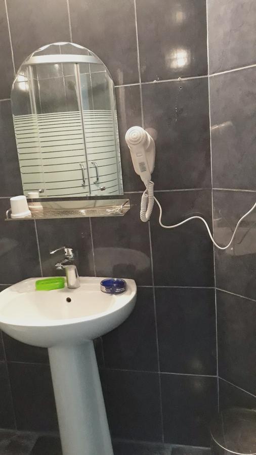Green Hotel Квариати Екстериор снимка