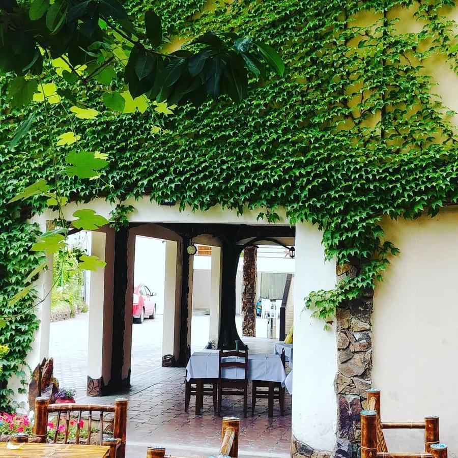 Green Hotel Квариати Екстериор снимка
