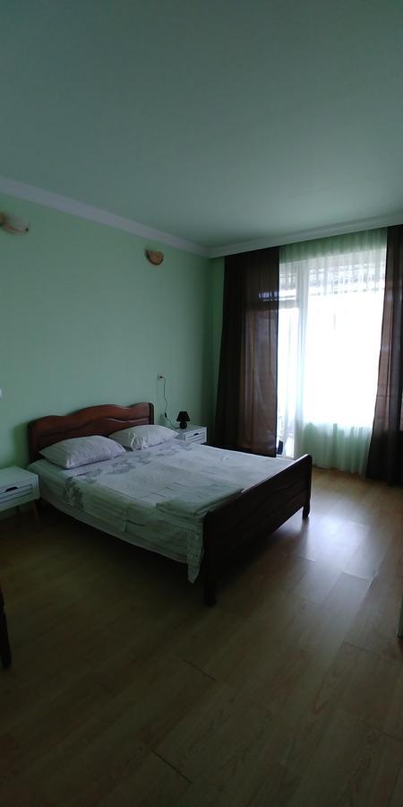 Green Hotel Квариати Екстериор снимка